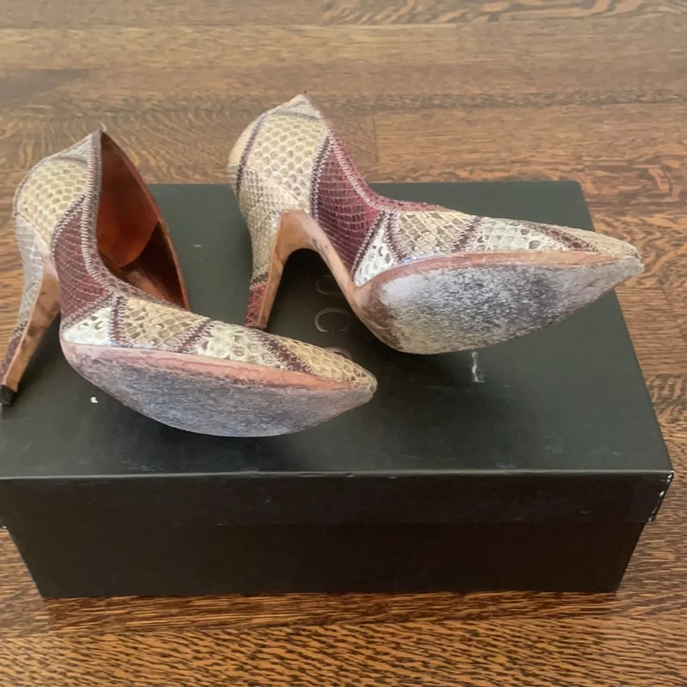 Gucci Python Pumps - Picture 6 of 7